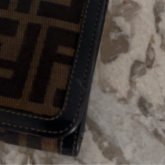 Fendi Bi-Color Wallet 🔥 - Picture 6 of 6